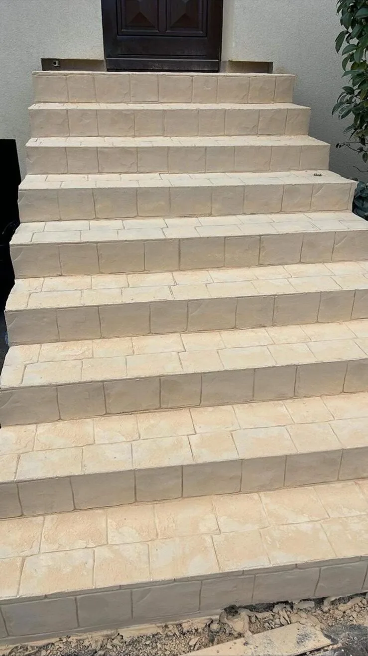 Réalisation : Escalier d'entrée, finition pierre — Escaliers